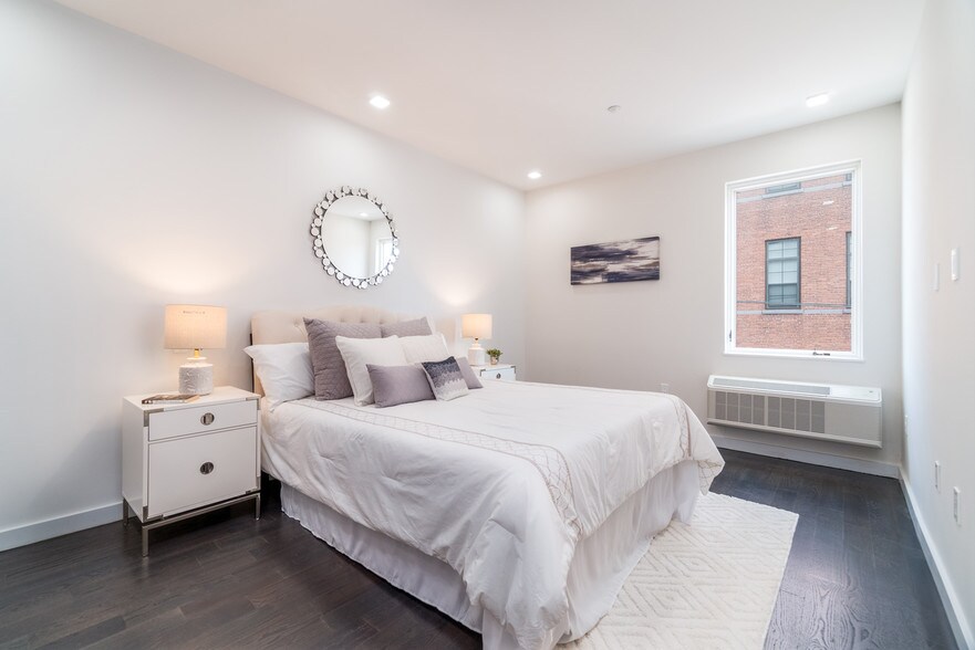 Building Photo - 6122 HUDSON Ave