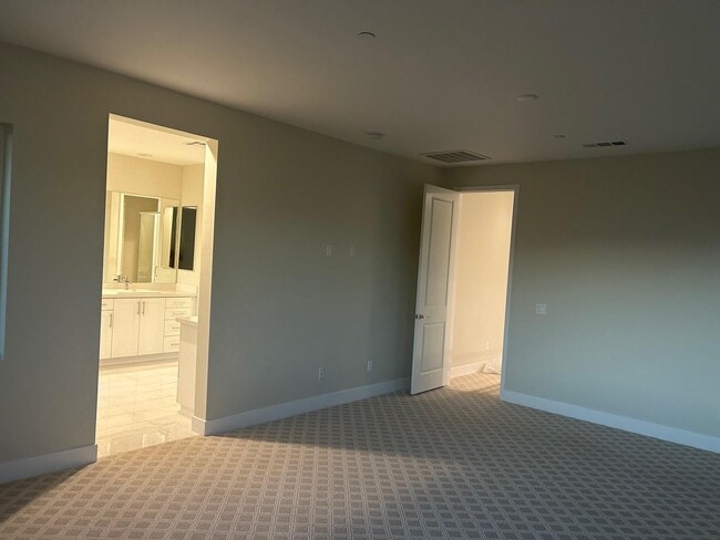 Building Photo - 43275 Passagio Lago Way