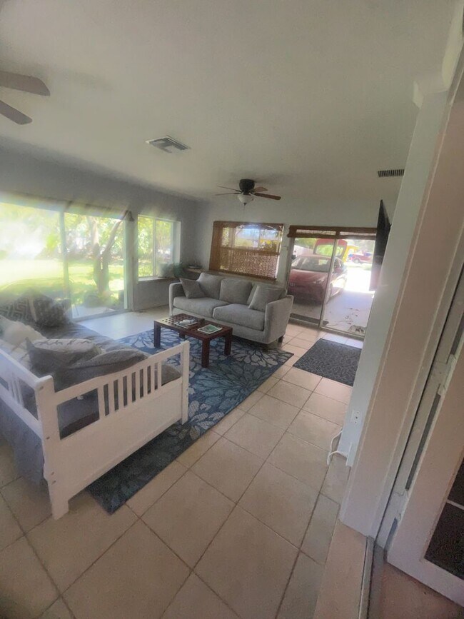 Building Photo - 428 Court St