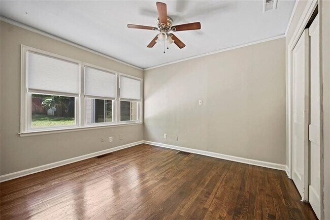 Building Photo - 2654 Elsinore St