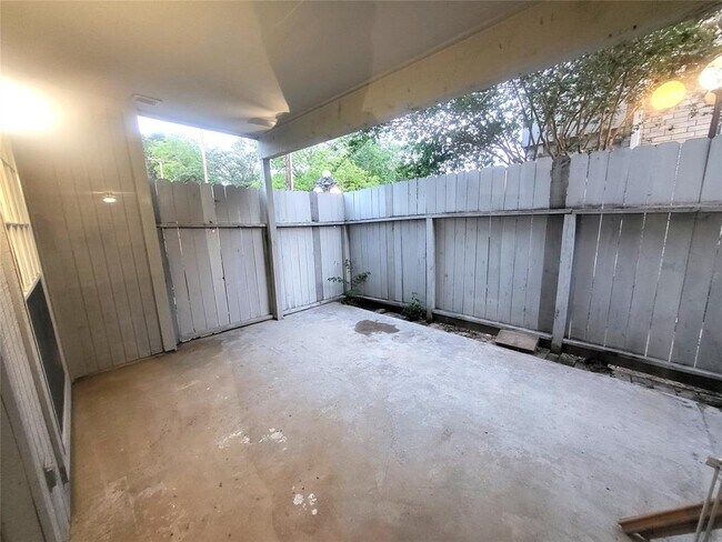 Building Photo - 8787 Brae Acres Rd