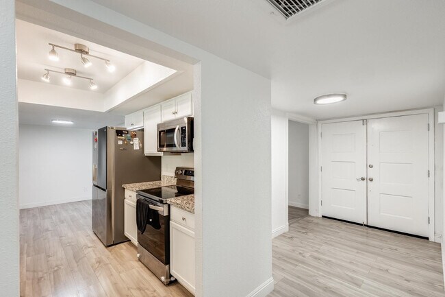Building Photo - 5352 W Port Au Prince Ln