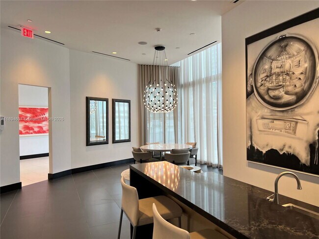 Building Photo - 851 NE 1st Ave