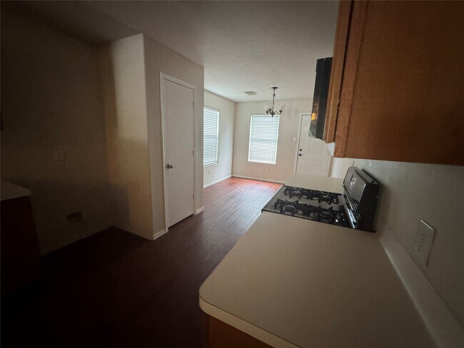 Building Photo - 16942 Reston Glen Ln
