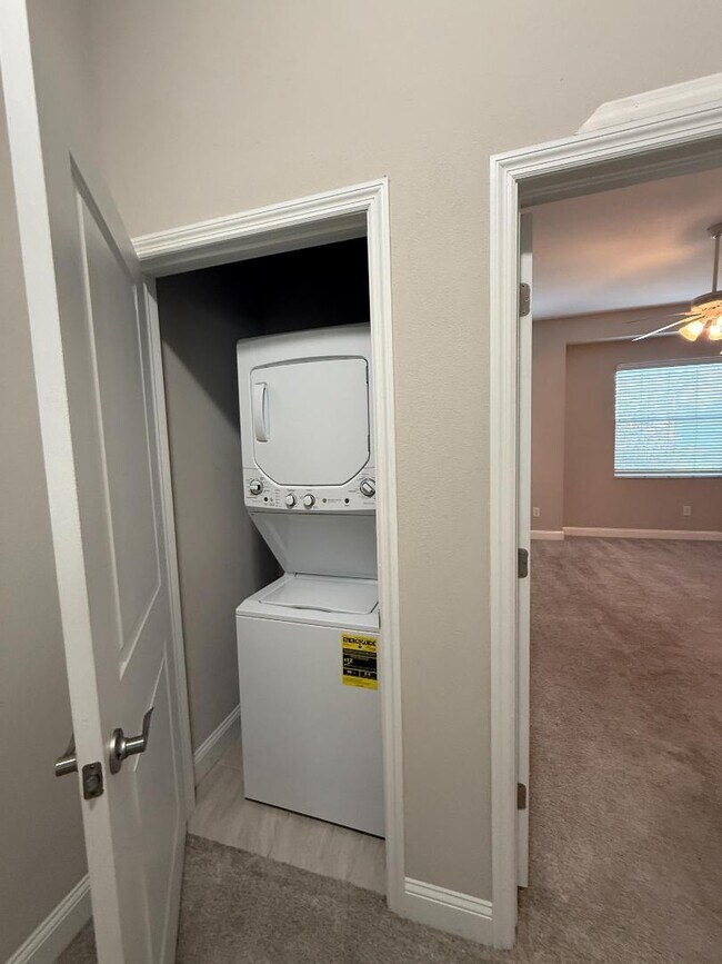 Building Photo - 2820 1st Ave S