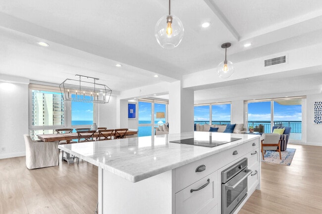 Building Photo - 5380 N Ocean Dr