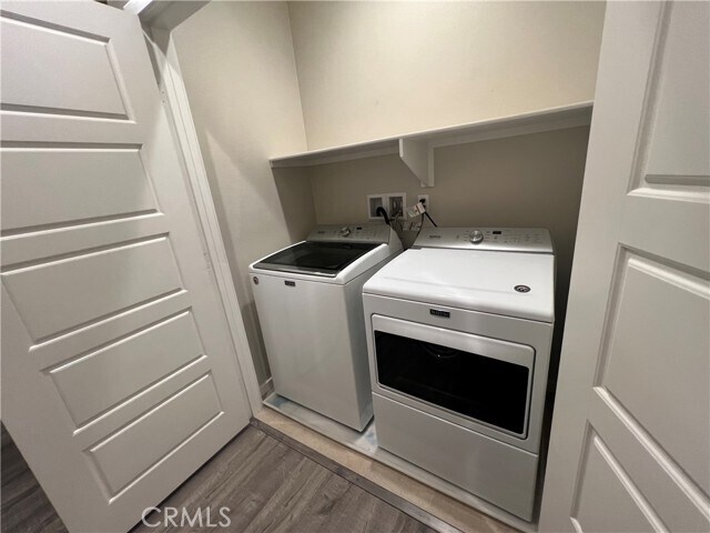 Building Photo - 177 Magnet