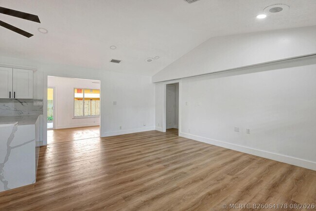 Building Photo - 1825 39th Ave