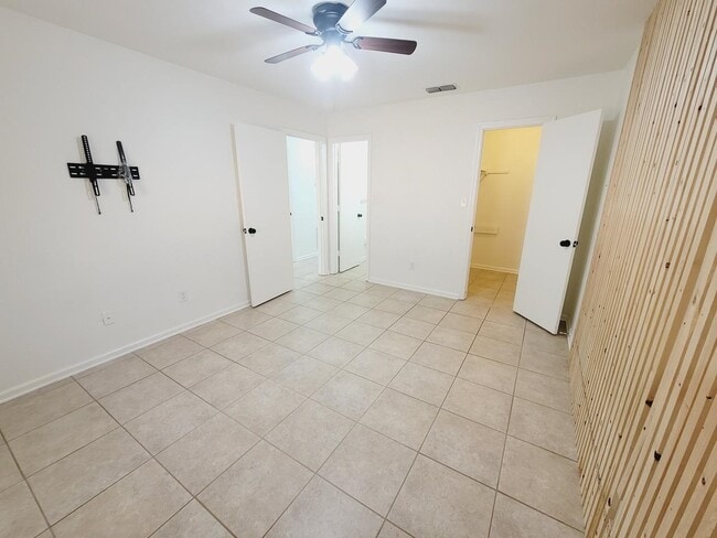 Building Photo - 2104 Victory Garden Ln