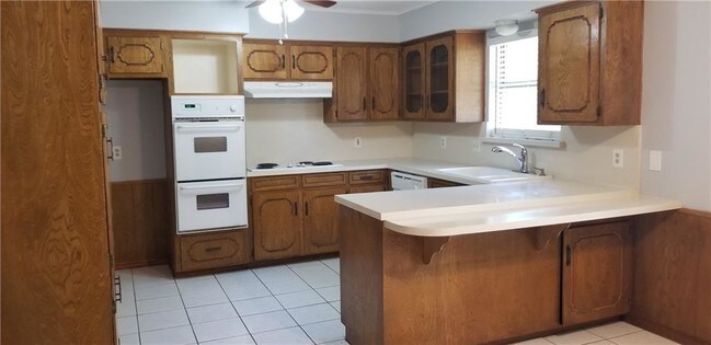 Building Photo - 317 S Denton Ave