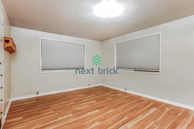 Building Photo - Stunning cul-de-sac residence near Odle Middle School and Bellevue Aquatic Center!