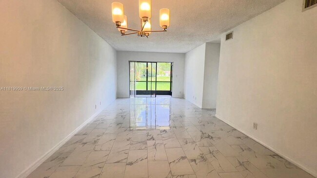 Building Photo - 11453 NW 39th Ct