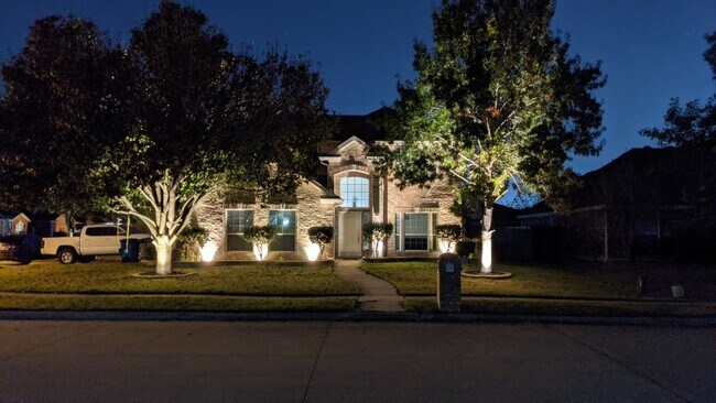 Building Photo - 3001 Claybrook Dr