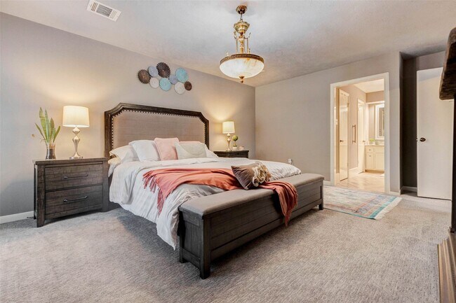 Building Photo - 202 Old Bridge Lake St