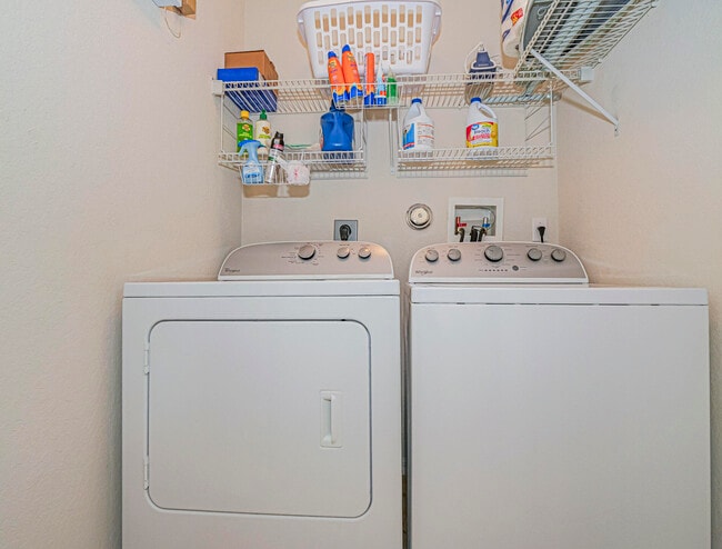 Building Photo - 5520 45th Ave