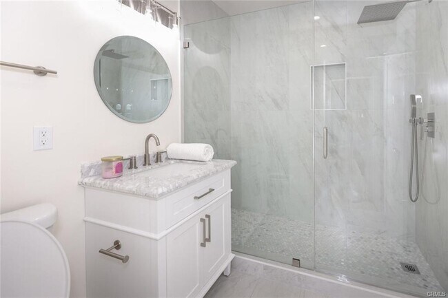 Building Photo - 15256 Clymer St