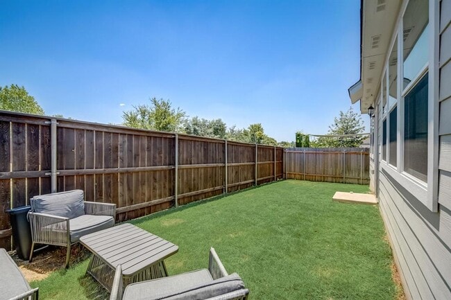 Building Photo - 5407 Jason Dr