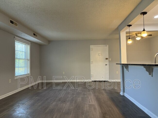 Building Photo - 3815 Swann Rd