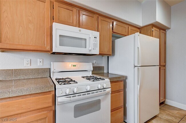 Building Photo - 2113 Echo Bay St