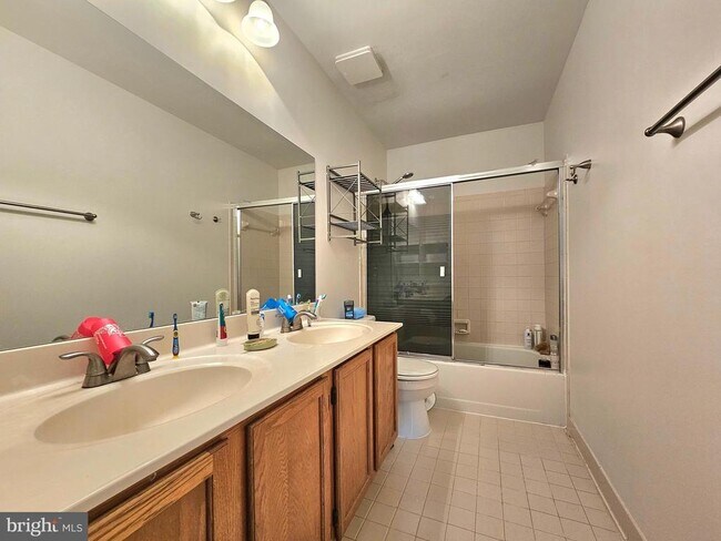 Building Photo - 5939 Heatherwood Ct