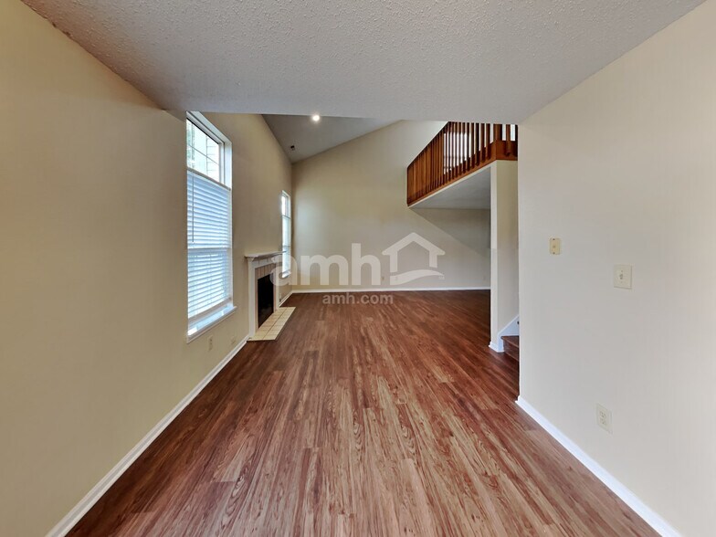 Building Photo - 7703 Vincent Ct