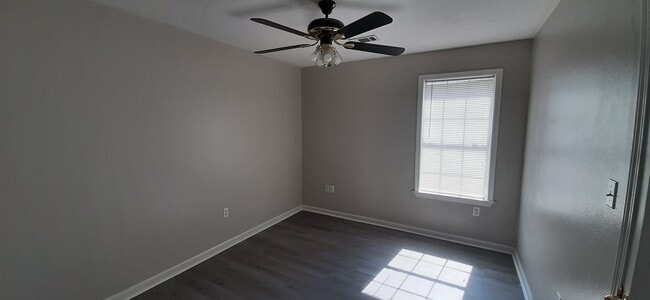 Building Photo - 119 Autumn Cove