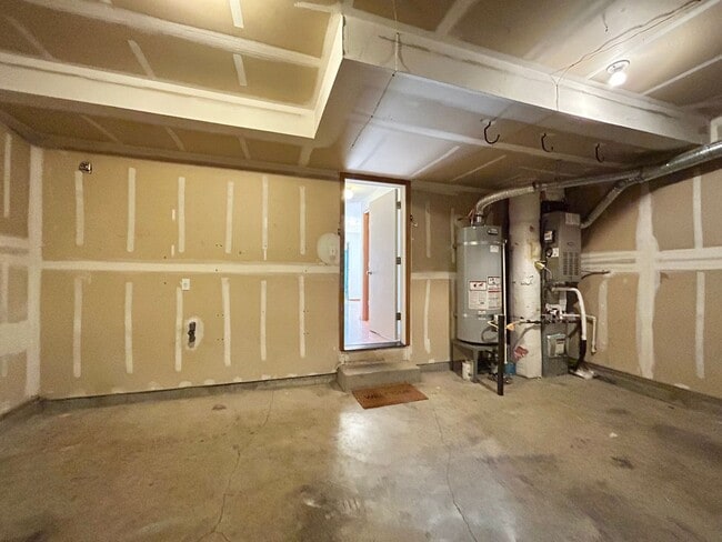 Building Photo - 15612 SW Wintergreen St