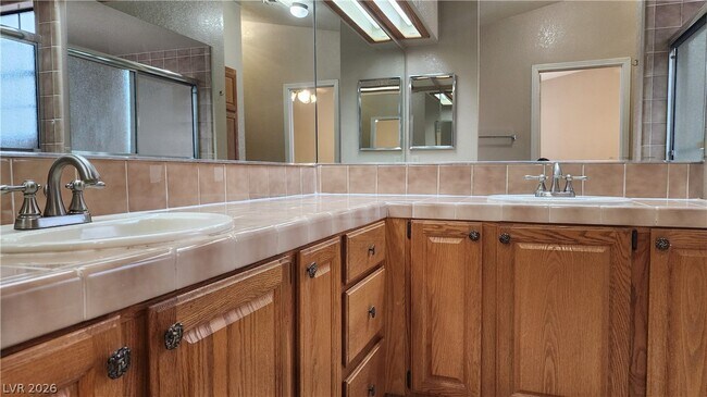 Building Photo - 5709 Spicewood Cir