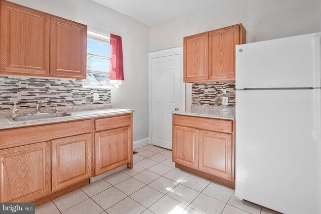 Building Photo - 508 Cording Ave