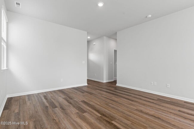 Building Photo - 11 Bonaparte St