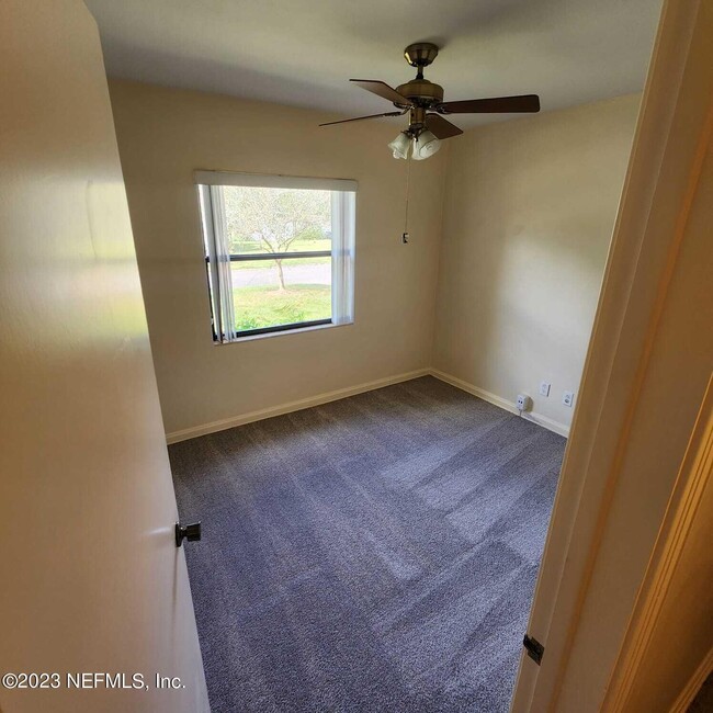 Building Photo - 2417 Barlad Dr