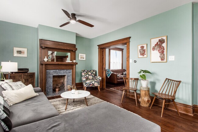 Building Photo - 234 E 7th Ave