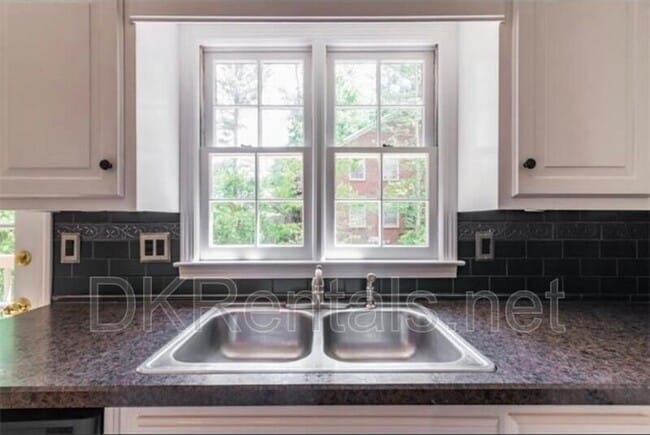 Building Photo - 637 Corbin Lake Ct