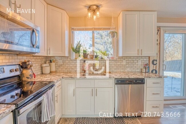 Building Photo - 15169 E Columbia Dr