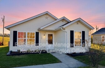 Building Photo - 222 Buffalo Trce