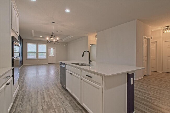 Building Photo - 601 Hummingbird Ln