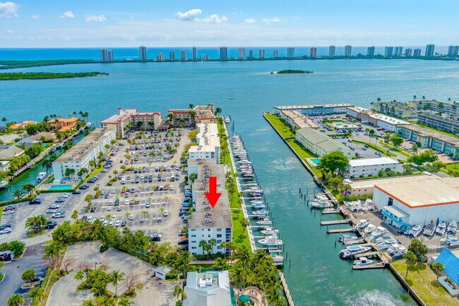 Building Photo - 108 Paradise Harbour Blvd