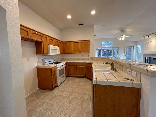 Building Photo - PRE-LEASE!! Elegant 3-Bedroom Home with Modern Design & Prime Location