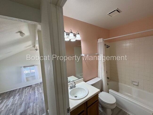 Building Photo - 4123 Sweetwater Dr