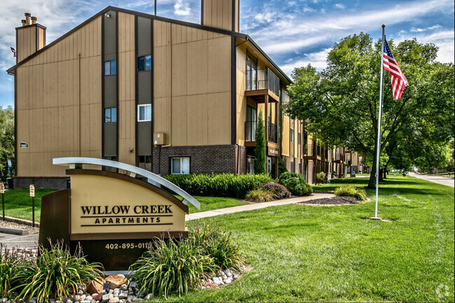 Building Photo - Willow Creek