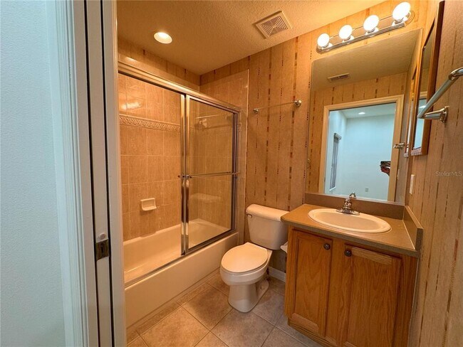 Building Photo - 1707 W Spring Meadow Loop