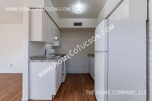 Building Photo - 2511 N Fontana Ave