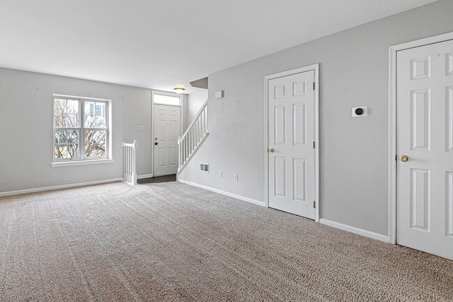 Building Photo - 133 Creekside Ct