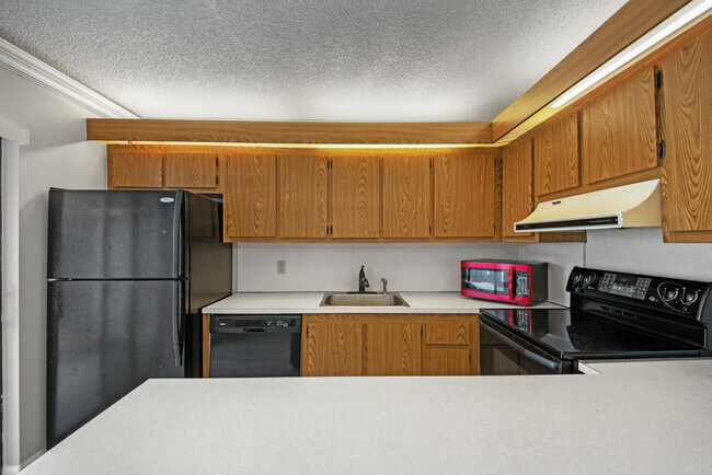 Building Photo - 388 Lake Arbor Dr