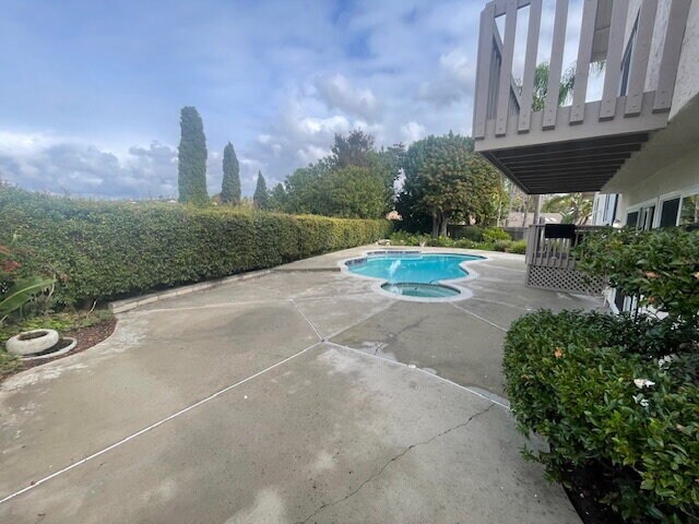 Building Photo - Lovely La Costa 4 Bedroom Home On Quiet Cul-De-Sac