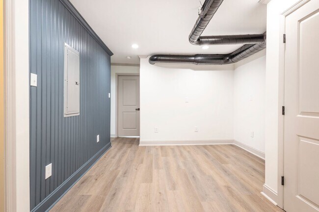 Building Photo - 2335 N 30th St