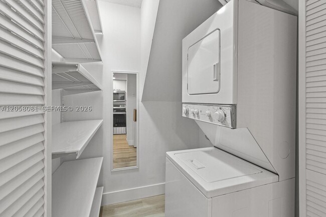 Building Photo - 2801 Florida 234