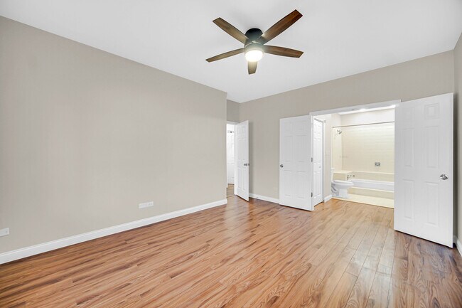 Building Photo - 1661 Commodore Ct