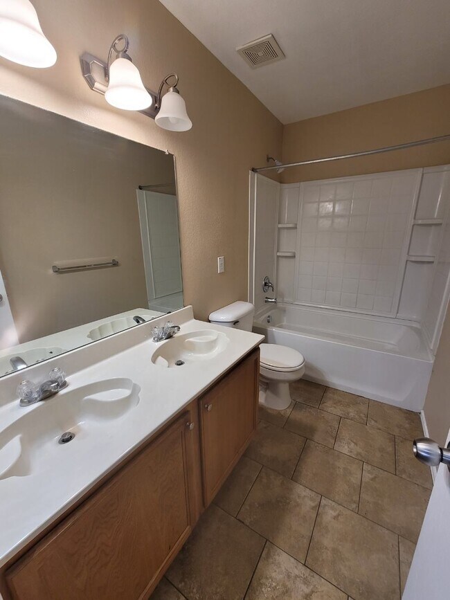 Building Photo - 1012 Mosaic Dr