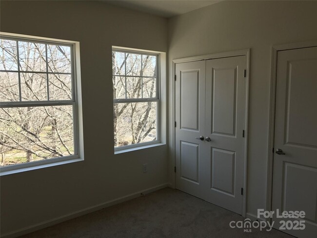 Building Photo - 17905 Delmas Dr